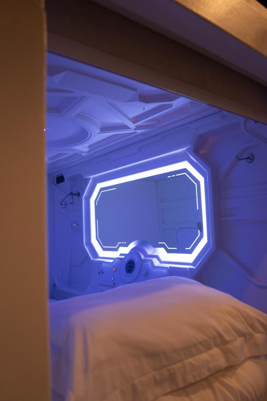U Street Capsule Hostel Вашингтон Екстериор снимка