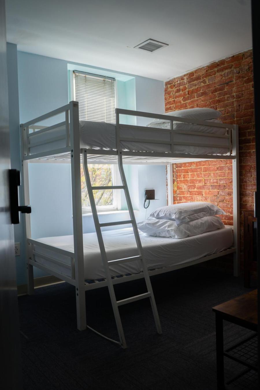 U Street Capsule Hostel Вашингтон Екстериор снимка
