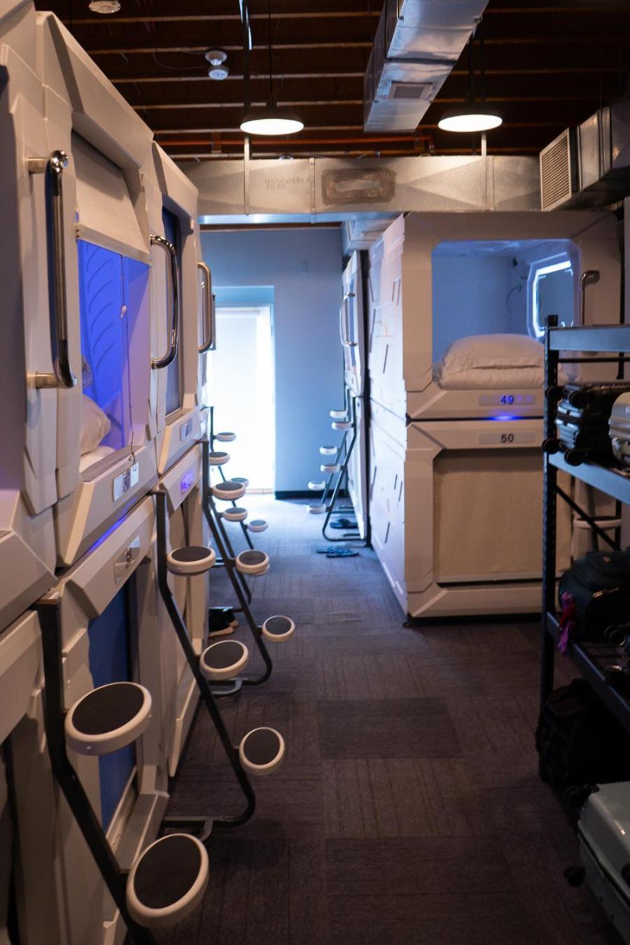 U Street Capsule Hostel Вашингтон Екстериор снимка