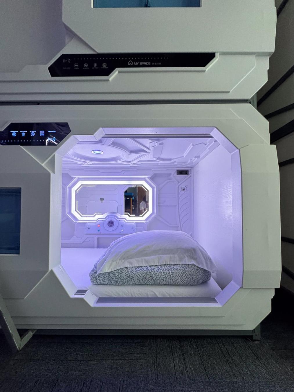 U Street Capsule Hostel Вашингтон Екстериор снимка