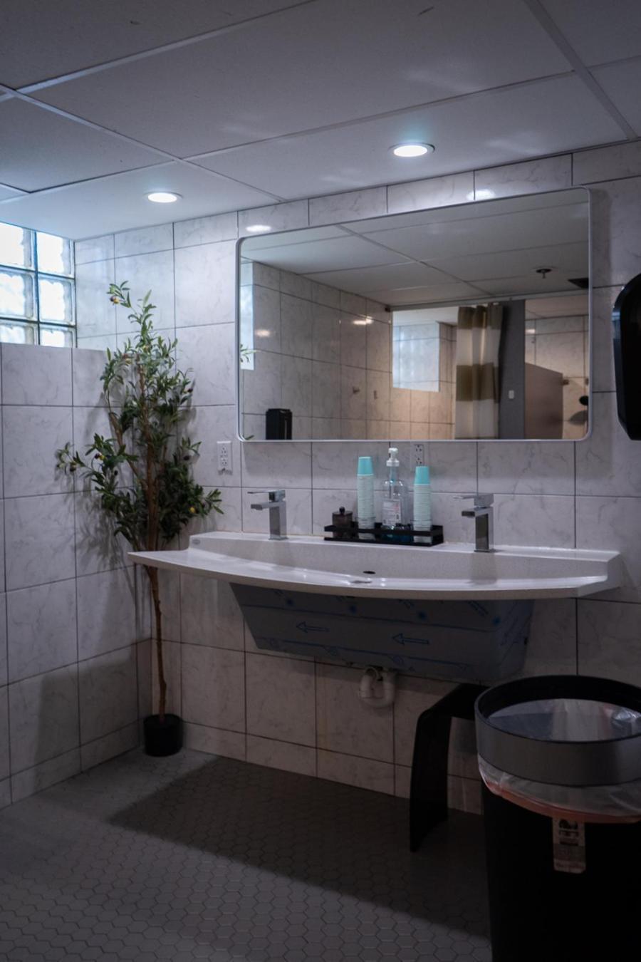 U Street Capsule Hostel Вашингтон Екстериор снимка