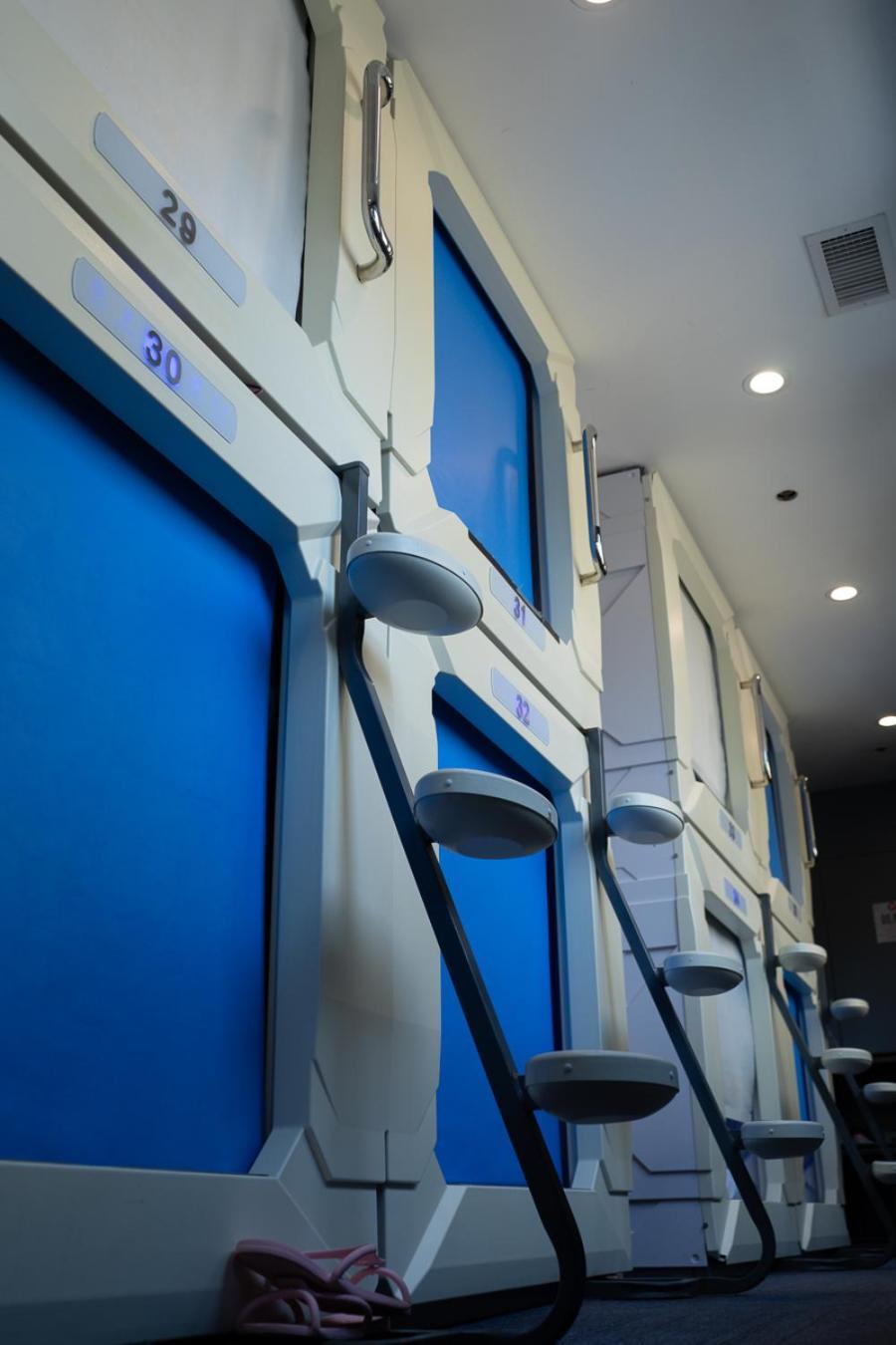 U Street Capsule Hostel Вашингтон Екстериор снимка