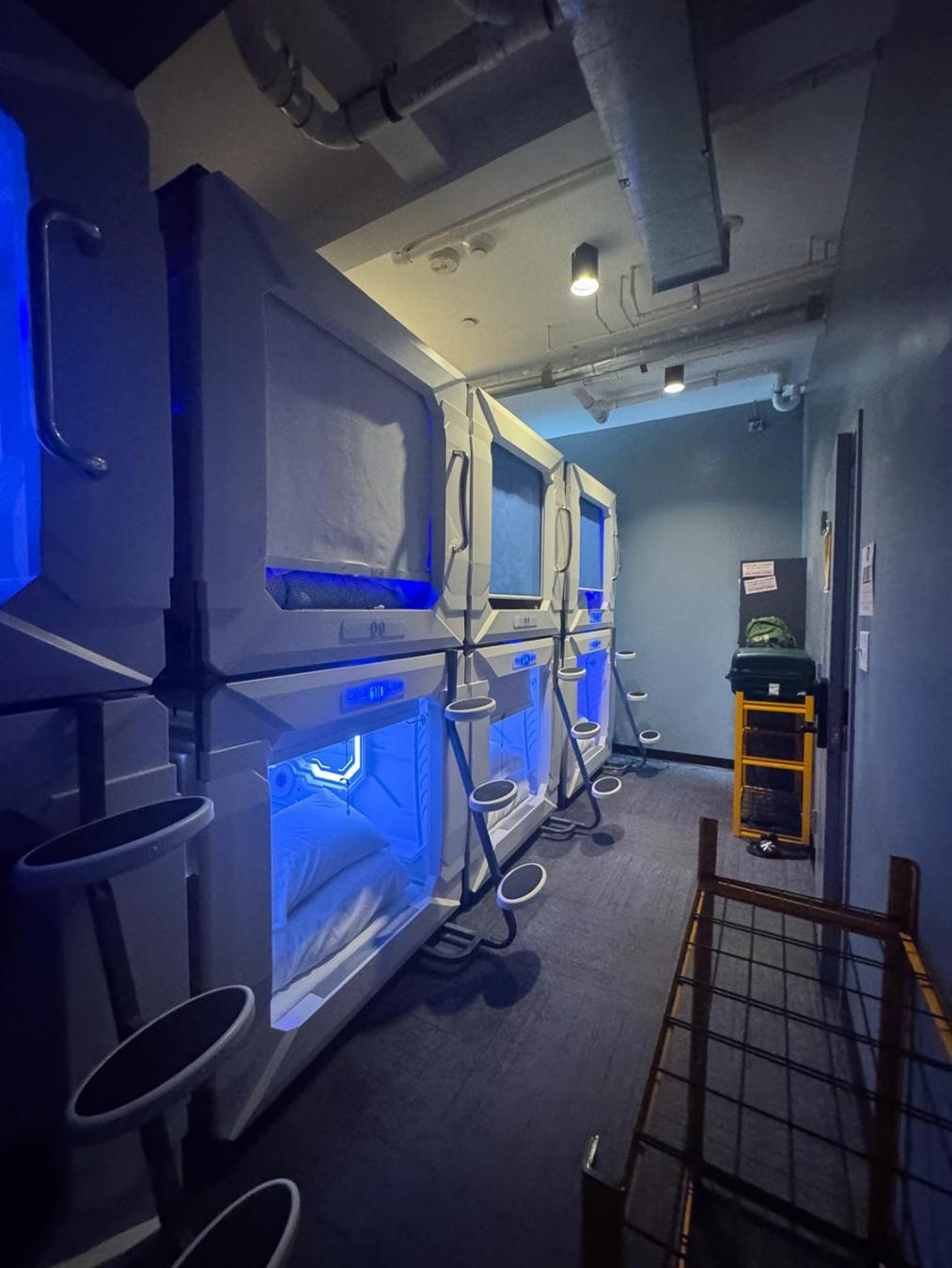 U Street Capsule Hostel Вашингтон Екстериор снимка